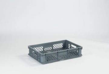 Caixa perfurada empilhável 600x400x130 mm 24L, com pegas abertas